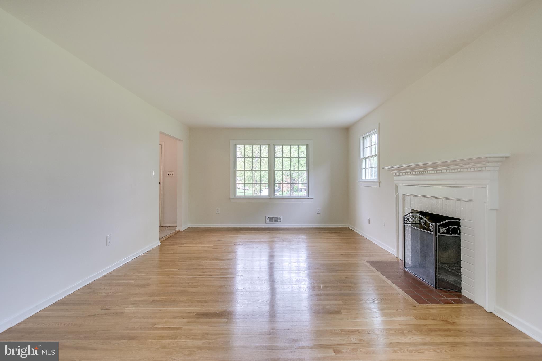 COLLINGWOOD ESTATES - Residential Lease