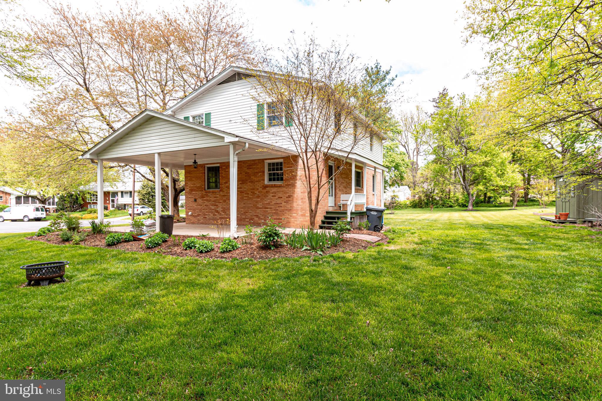 COLLINGWOOD ESTATES - Residential Lease