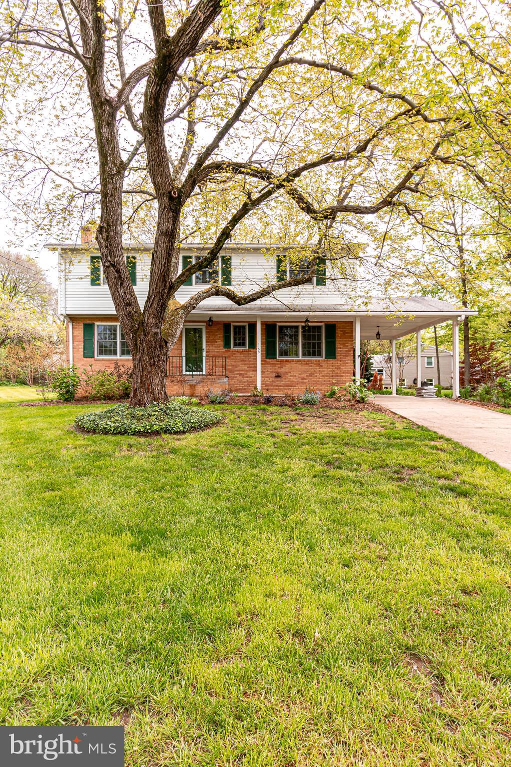 COLLINGWOOD ESTATES - Residential Lease