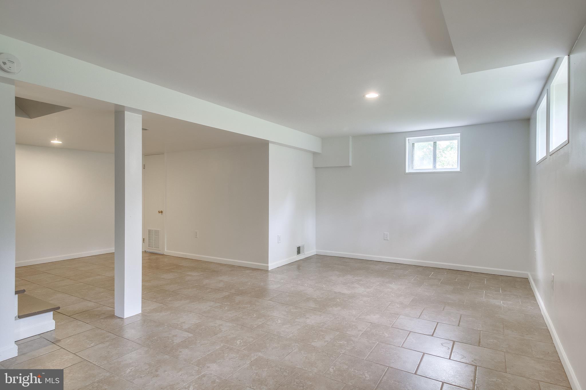 COLLINGWOOD ESTATES - Residential Lease