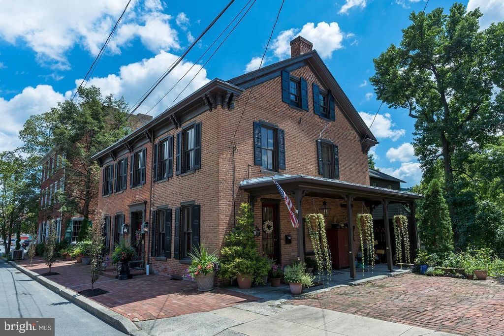 Photo of 225 W Market Street, MARIETTA, PA 17547 (MLS # PALA2086448)