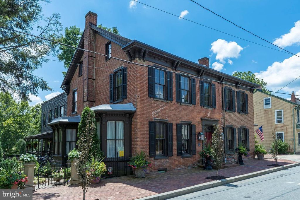 Photo of 225 W Market Street, MARIETTA, PA 17547 (MLS # PALA2086448)