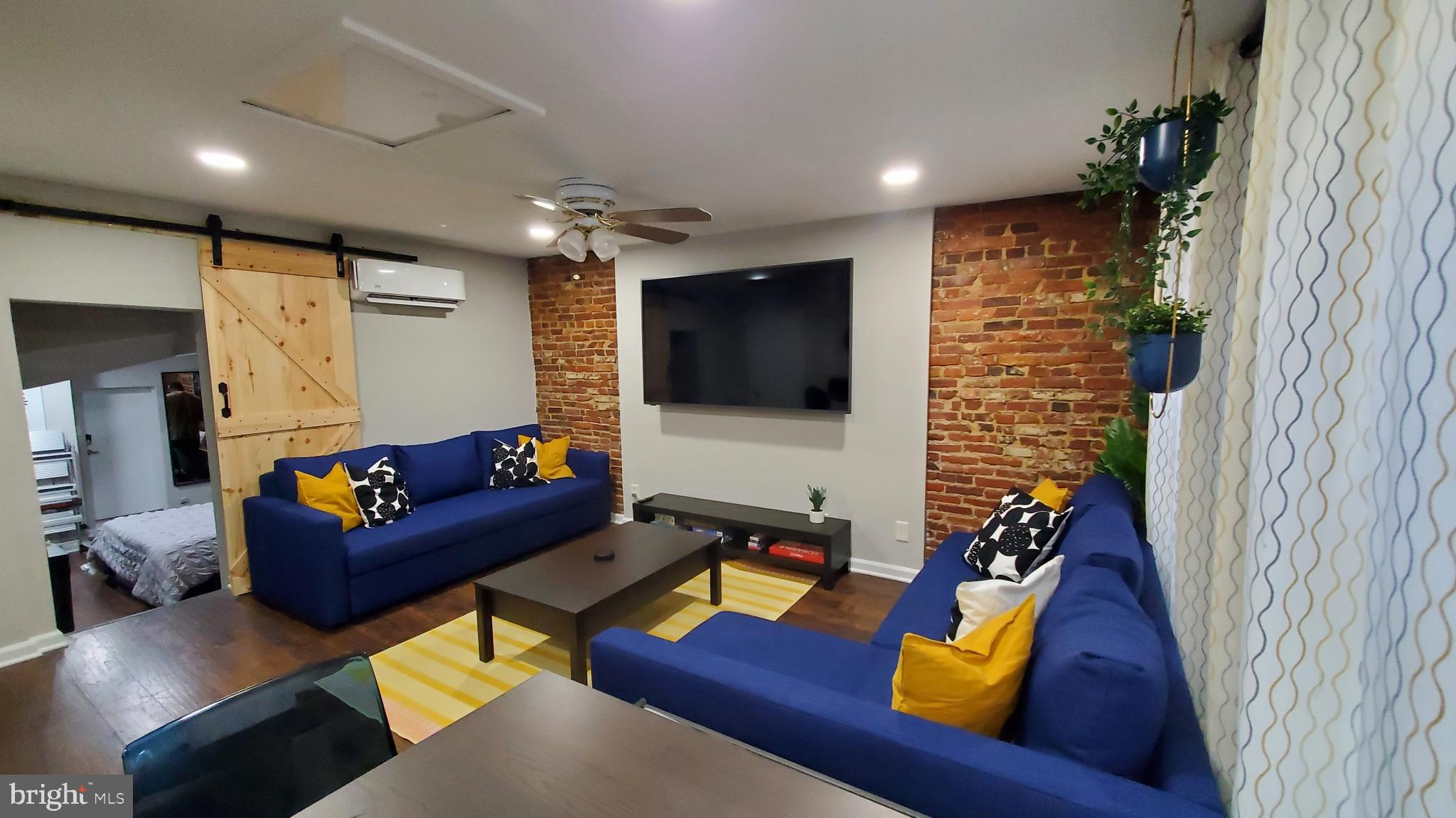 LITTLE ITALY - Residential Lease