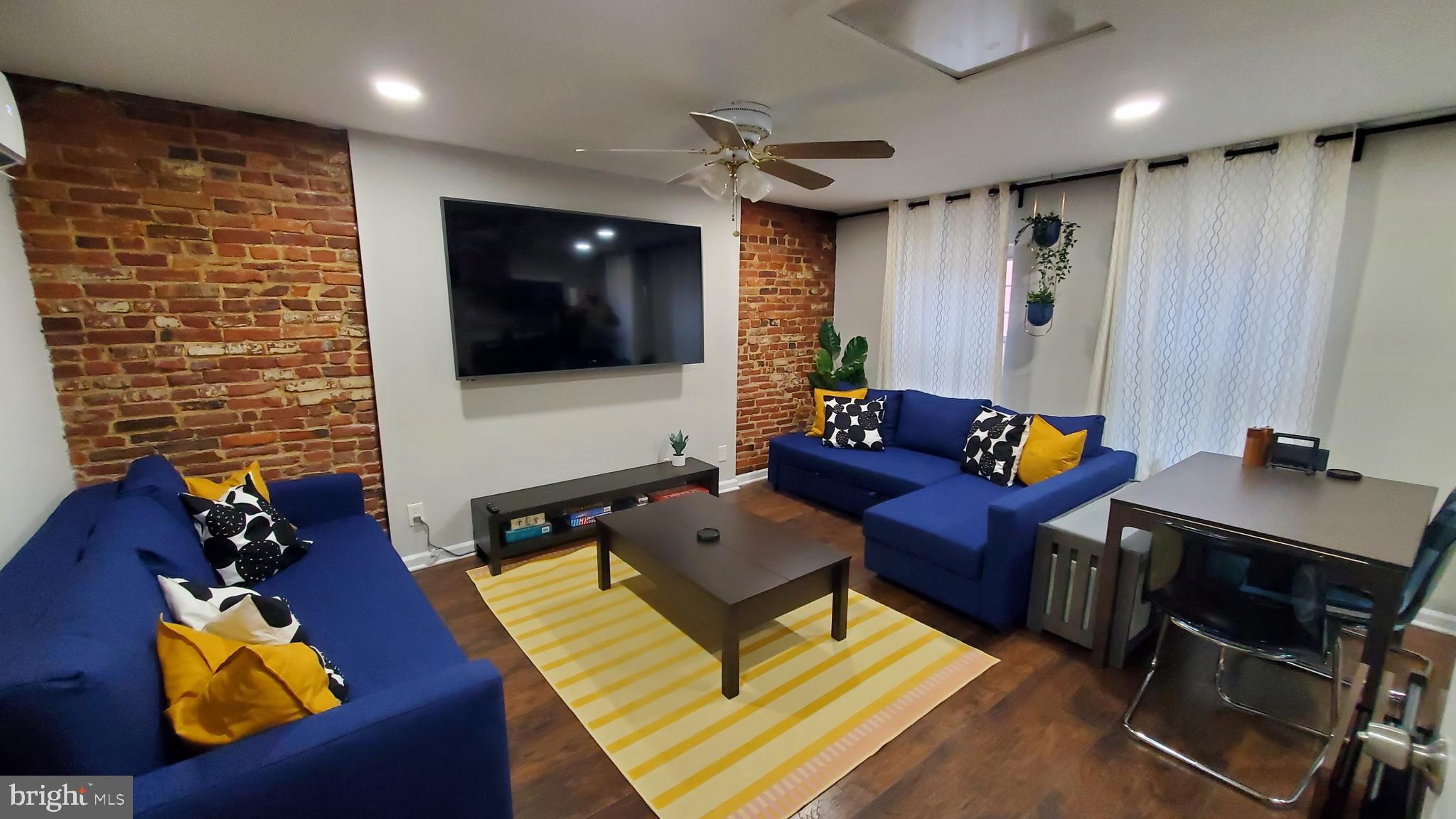 LITTLE ITALY - Residential Lease