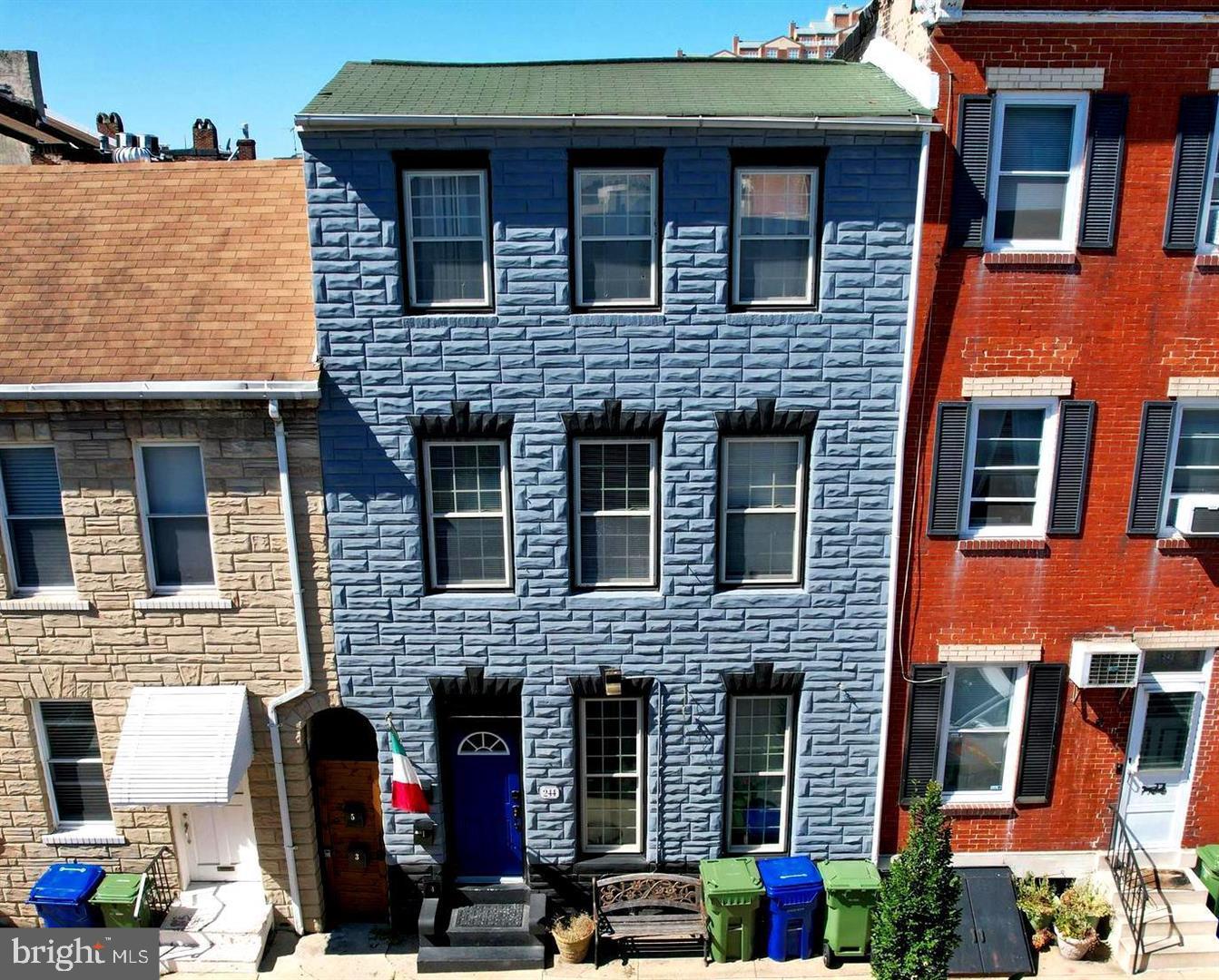 LITTLE ITALY - Residential Lease