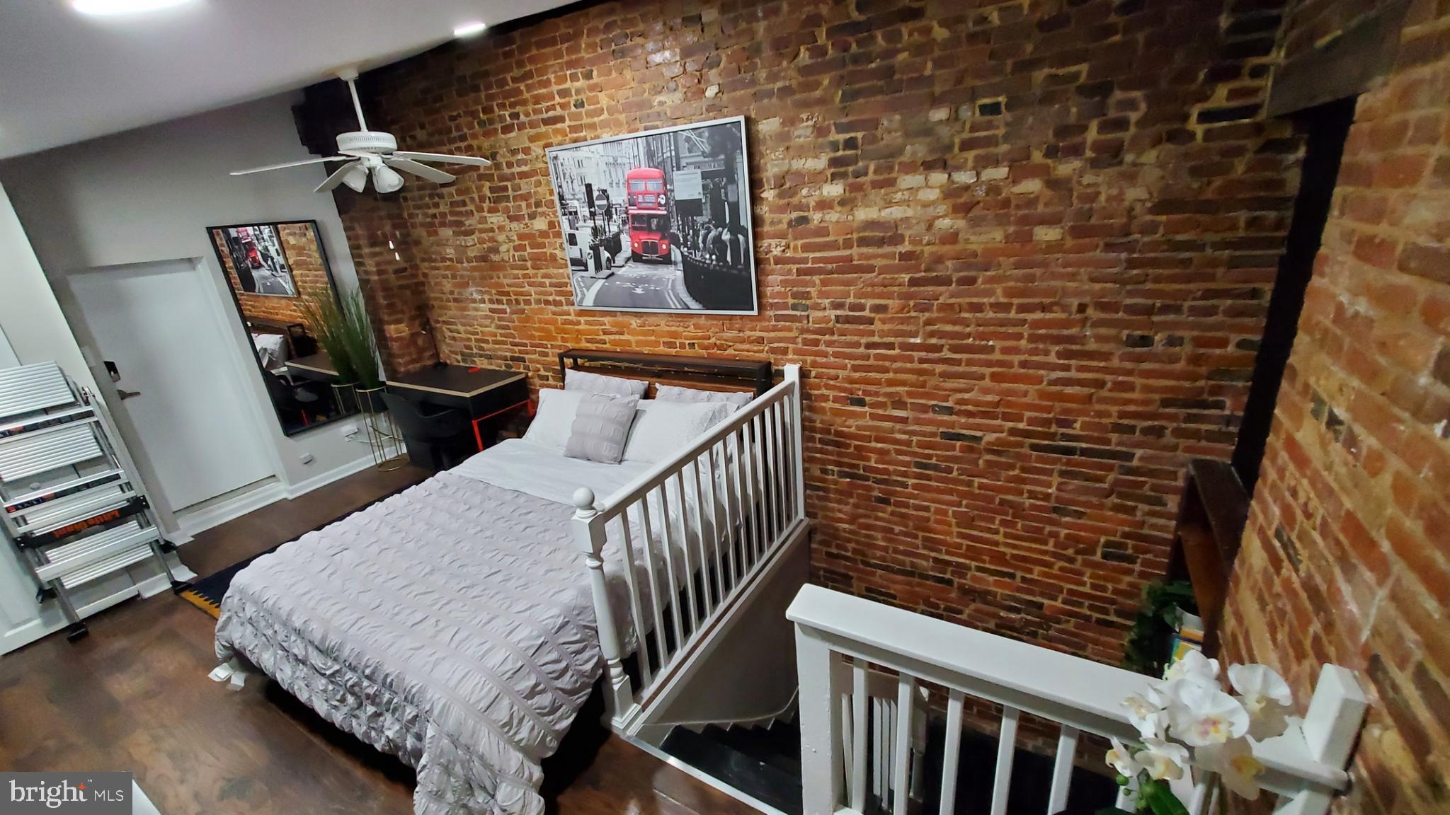 LITTLE ITALY - Residential Lease