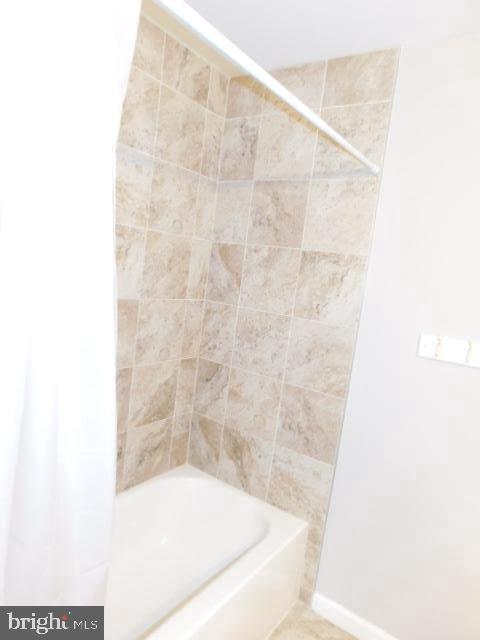 GUNSTON CORNER - Residential Lease