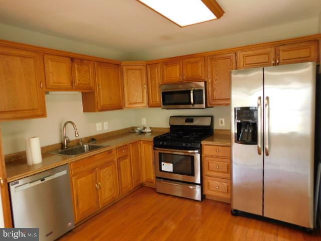 GUNSTON CORNER - Residential Lease