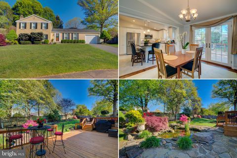 Photo of 1106 Dailey Place SW, LEESBURG, VA 20175 (MLS # VALO2121752)