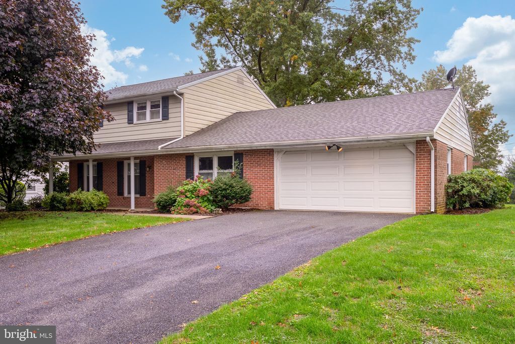 Photo of 1046 DEVONSHIRE RD, LANCASTER, PA 17601 (MLS # PALA2025916)