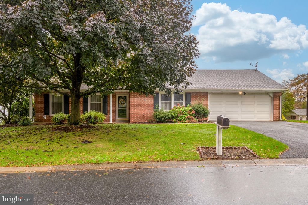 Photo of 1046 DEVONSHIRE RD, LANCASTER, PA 17601 (MLS # PALA2025916)