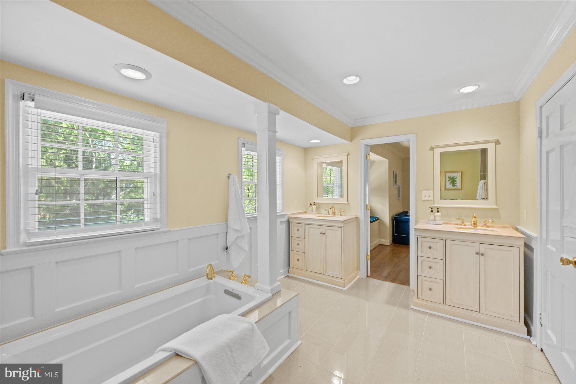 RIVER FALLS - Residential