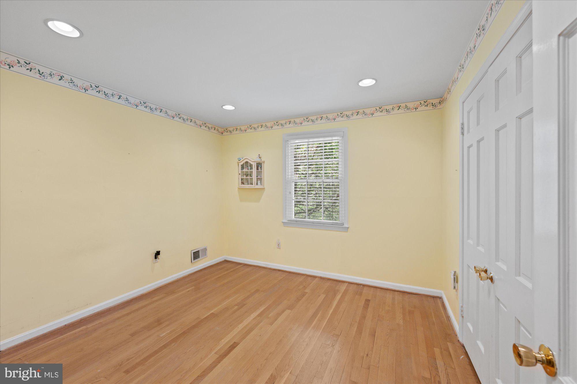 RIVER FALLS - Residential