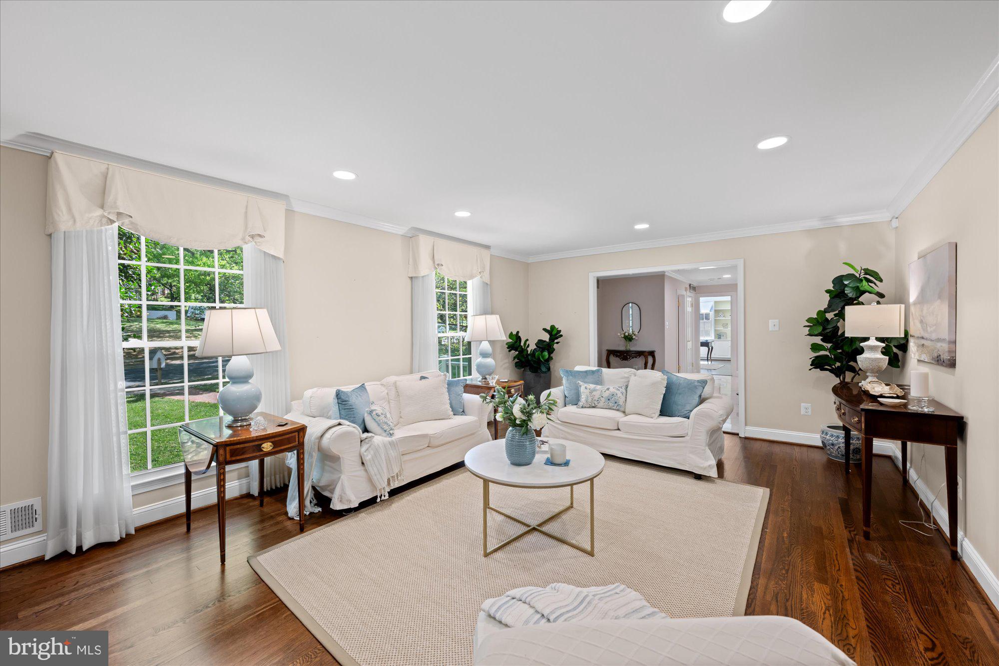 RIVER FALLS - Residential