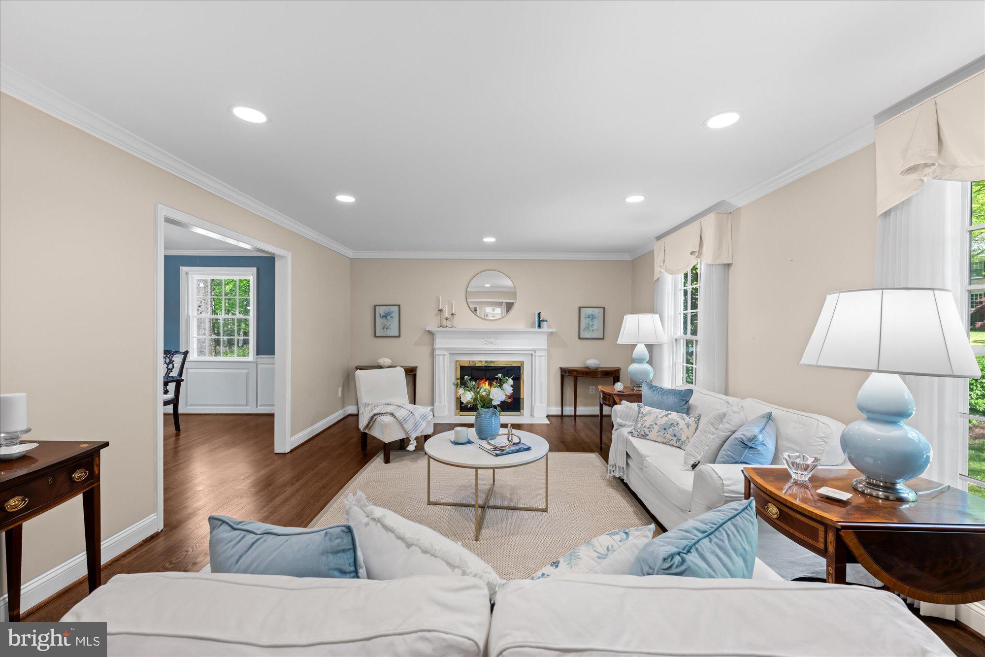 RIVER FALLS - Residential