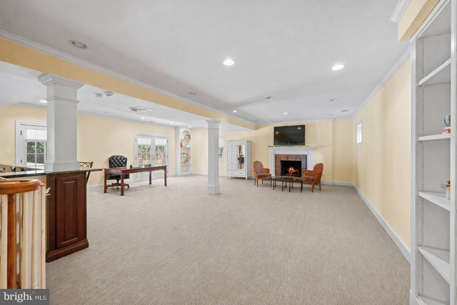 RIVER FALLS - Residential