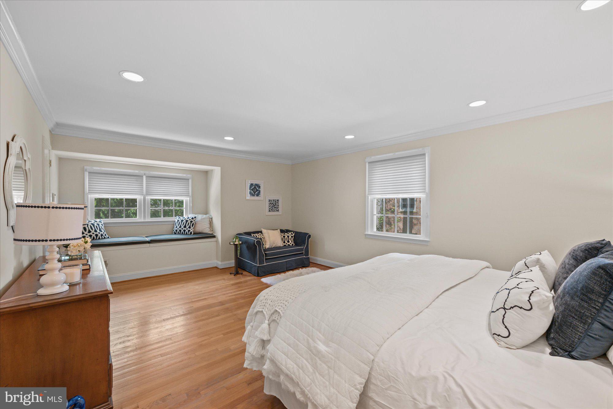 RIVER FALLS - Residential