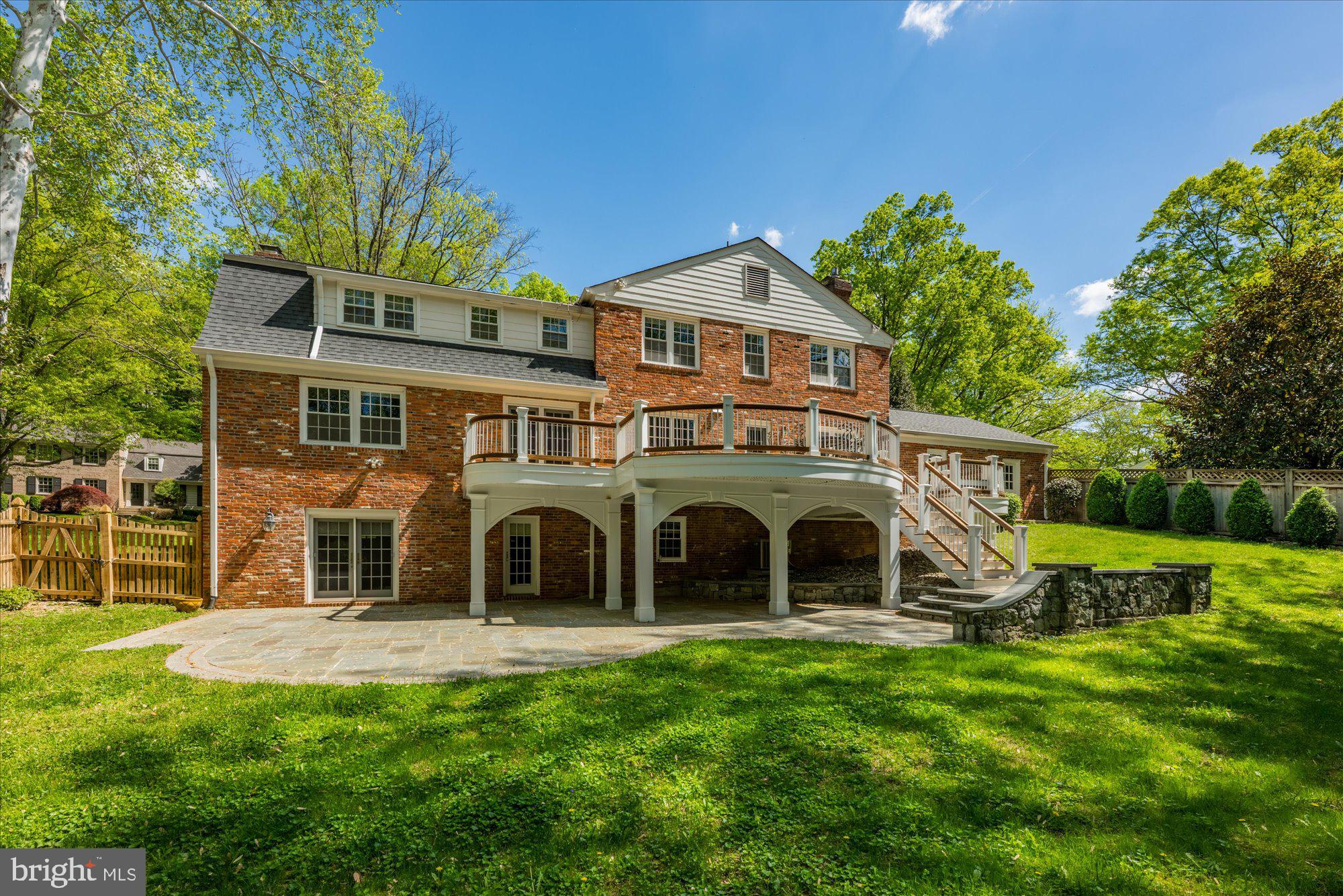 RIVER FALLS - Residential