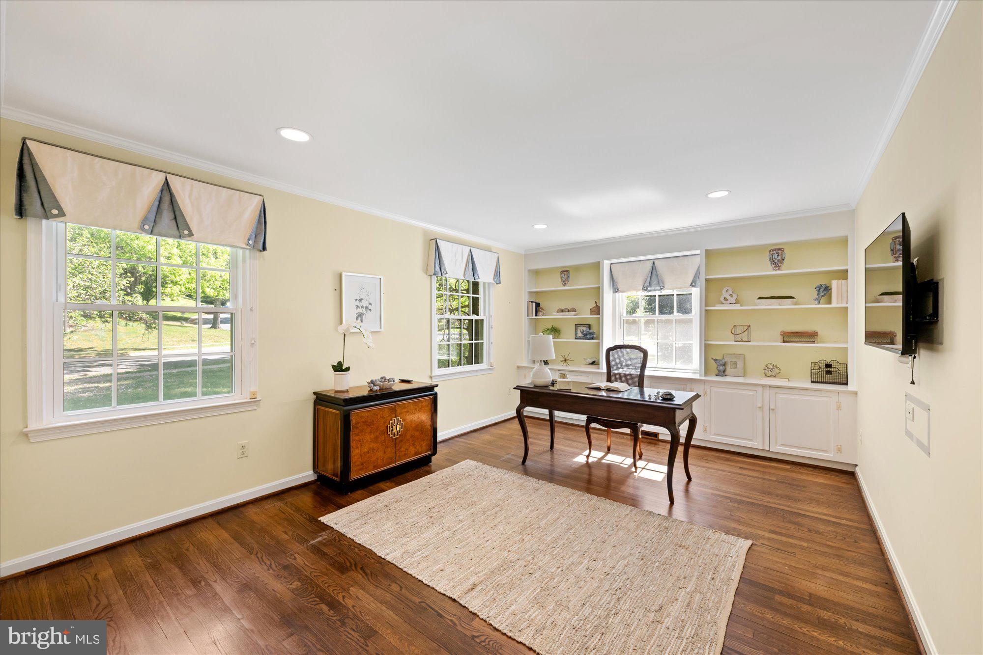 RIVER FALLS - Residential