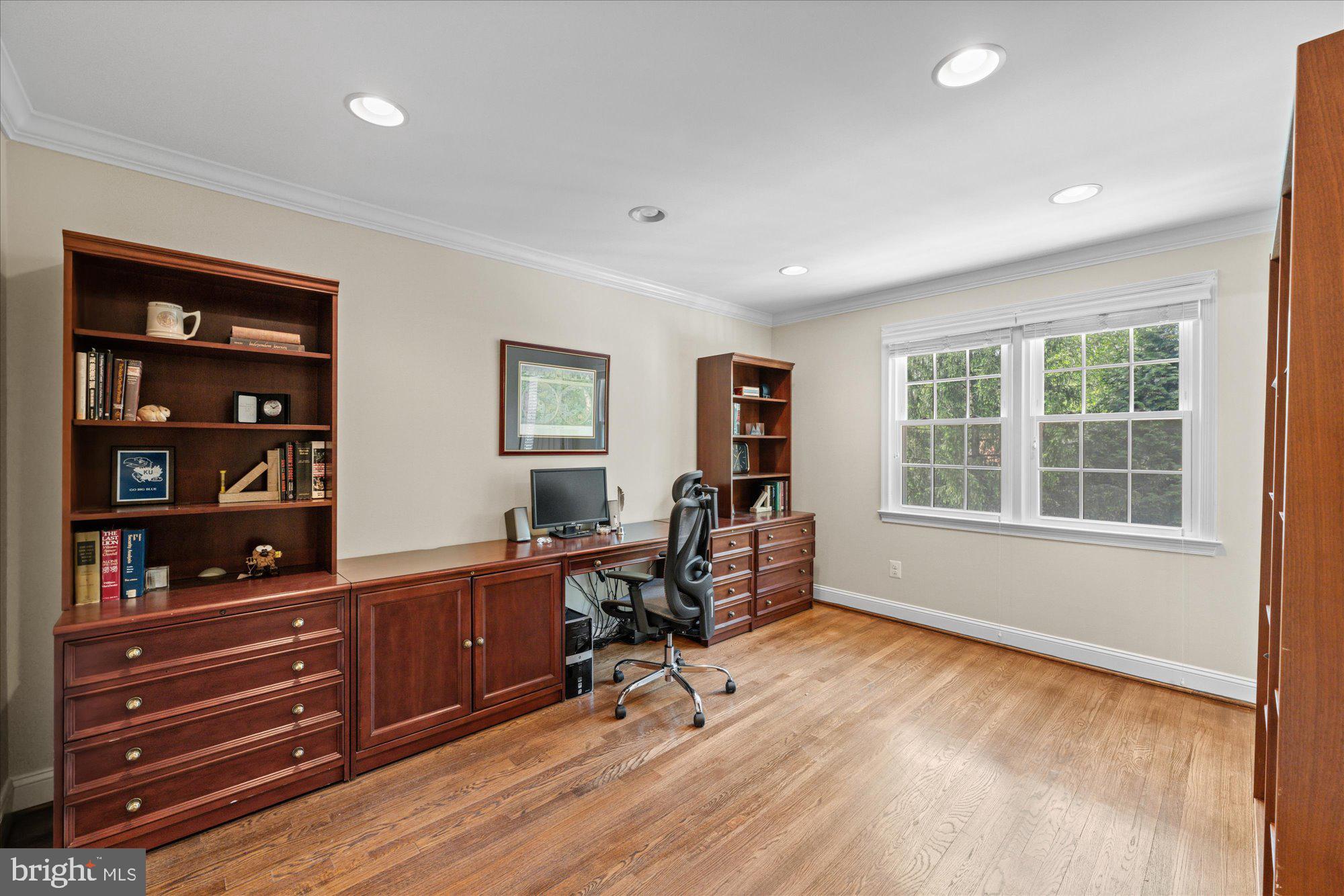 RIVER FALLS - Residential