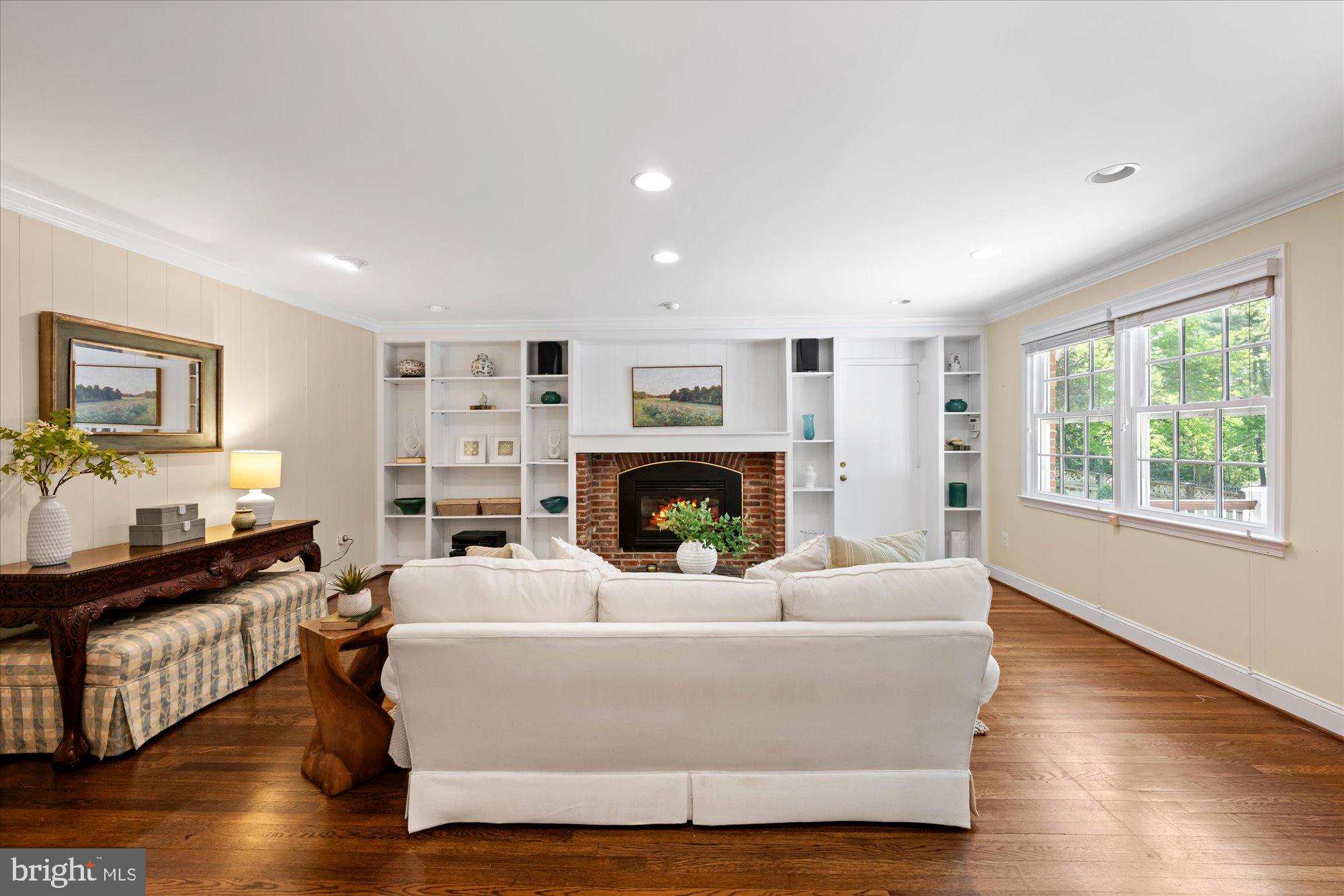 RIVER FALLS - Residential