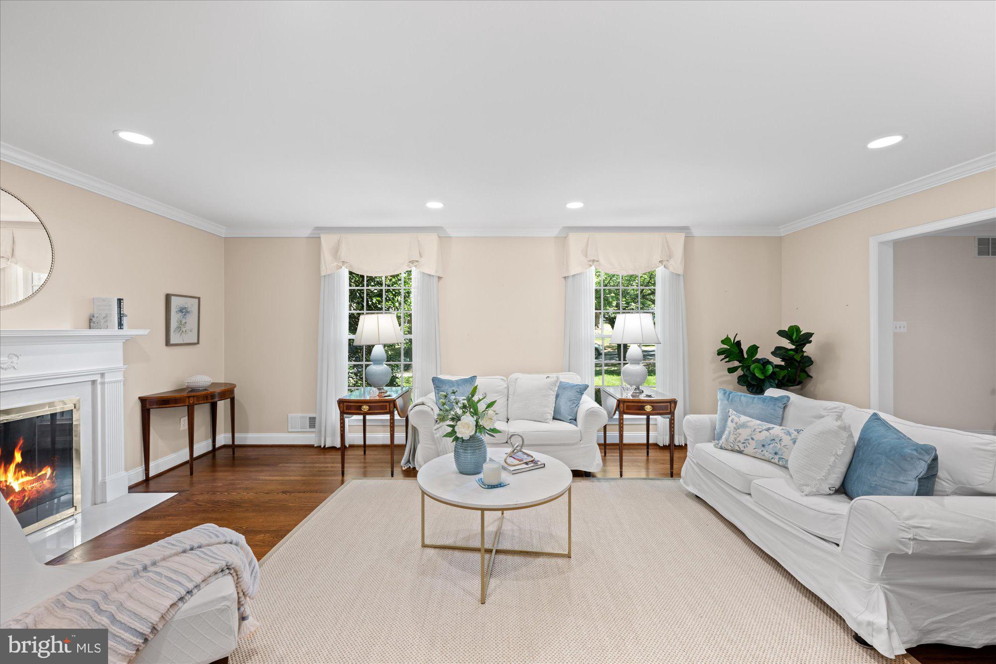 RIVER FALLS - Residential