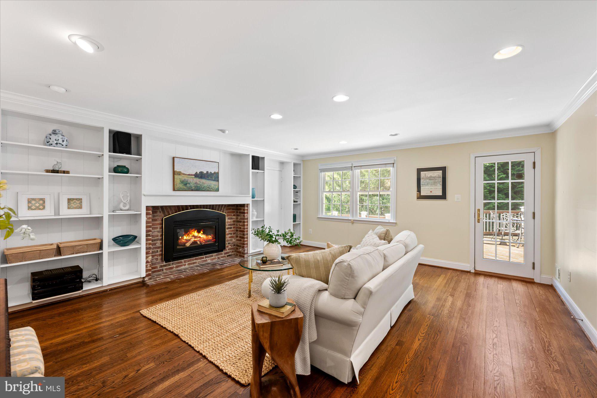 RIVER FALLS - Residential