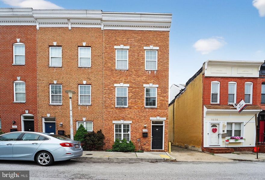 Federal Hill End-of-Group Row Home
Built in 2015, this is a stunning 3BR/3.5BA home. Spectacular city views from the specious roof deck. Enjoy an open floor plan with a gourmet kitchen, island, breakfast bar, and deck, perfect for entertaining. Upstairs, Two spacious bedrooms each feature their own full bath, while the entry level includes a third bedroom and full bath. 
2 EV charging outlets
2 car parking (garage and rear pad)
New refrigerator (2024) and water heater (2025)
Perfect blend of luxury and convenience in one of Baltimore’s most sought-after neighborhoods!