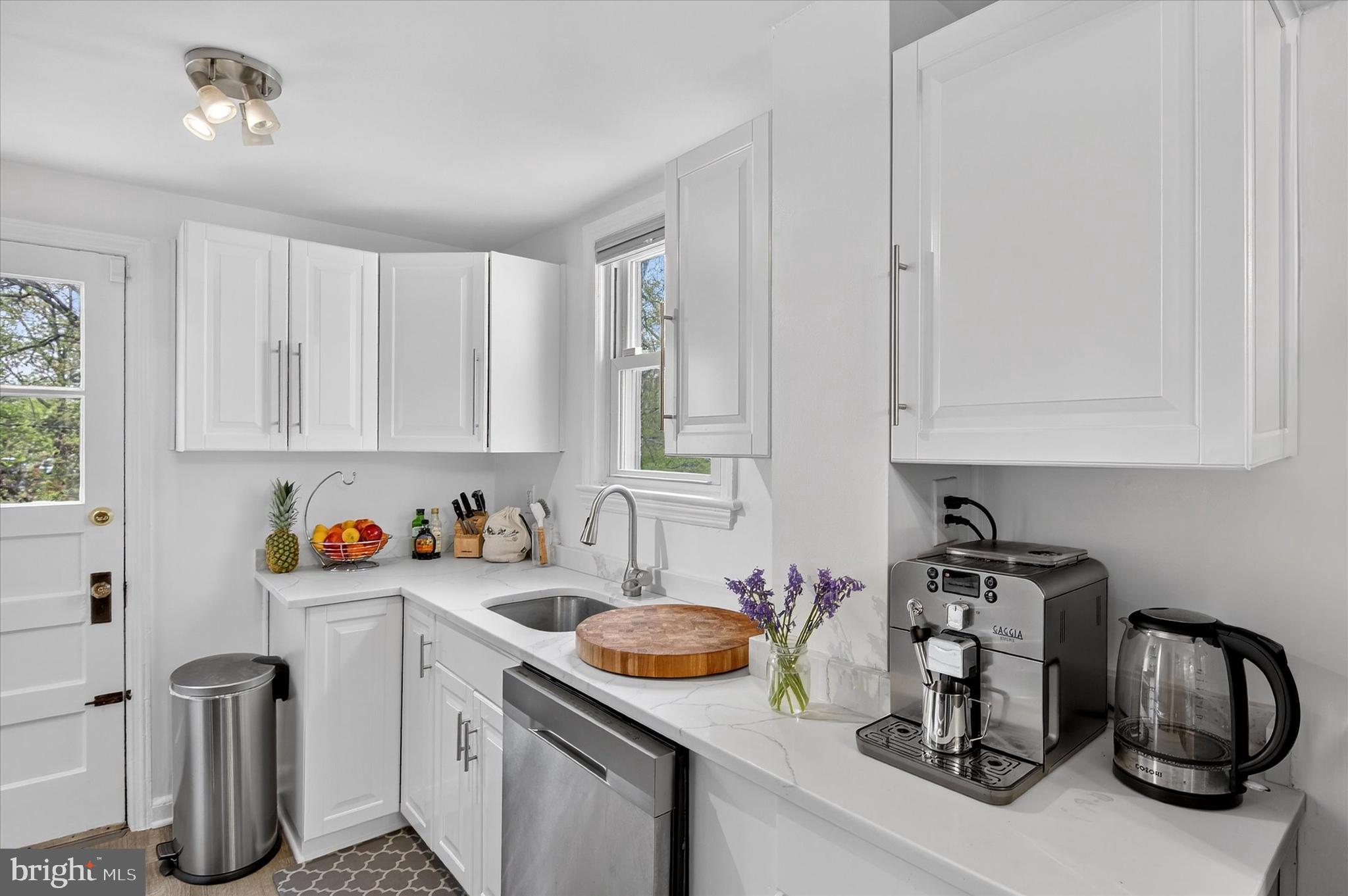 CAROLE HIGHLANDS - Residential