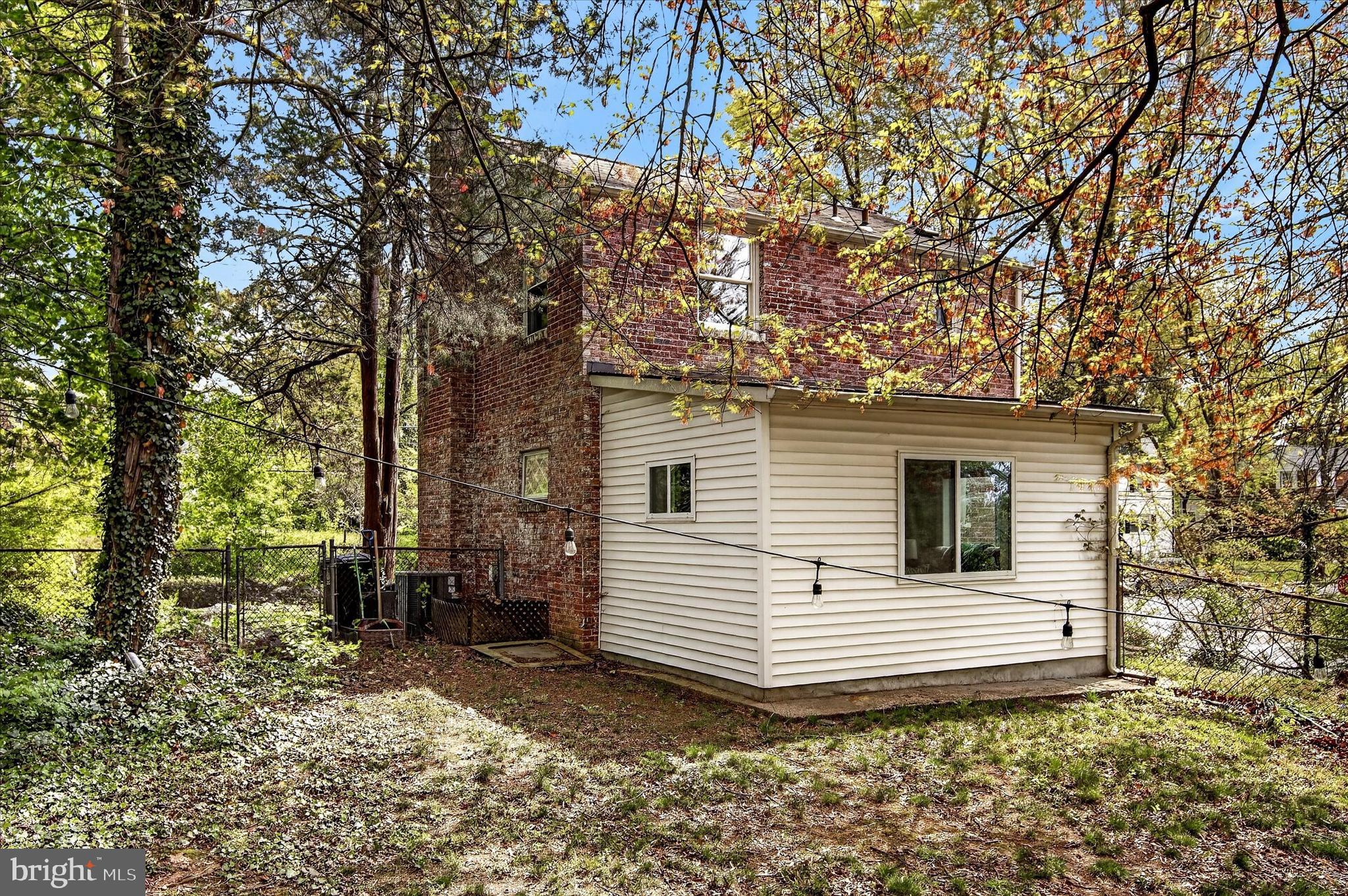 CAROLE HIGHLANDS - Residential