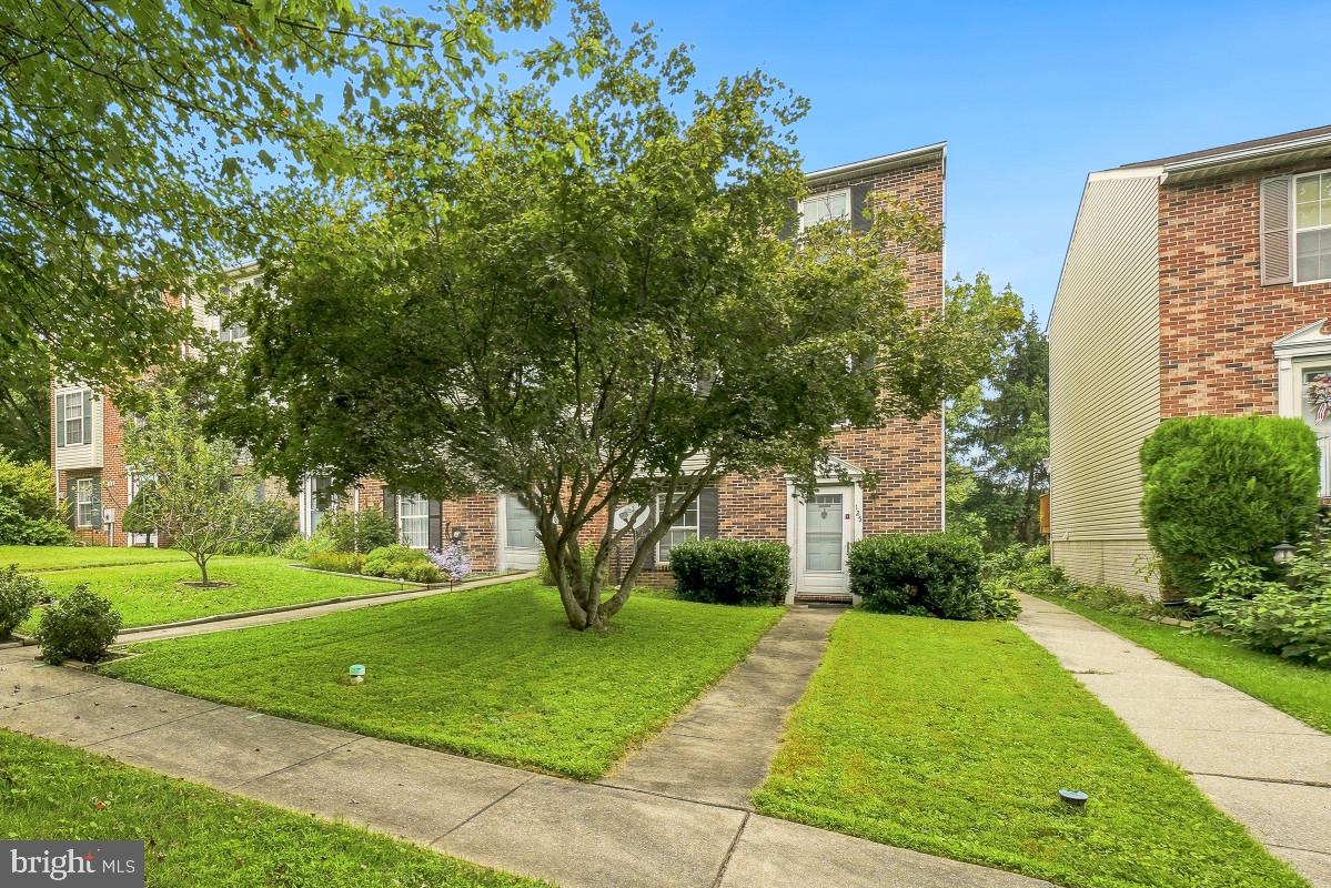 125 N TOWNE COURT