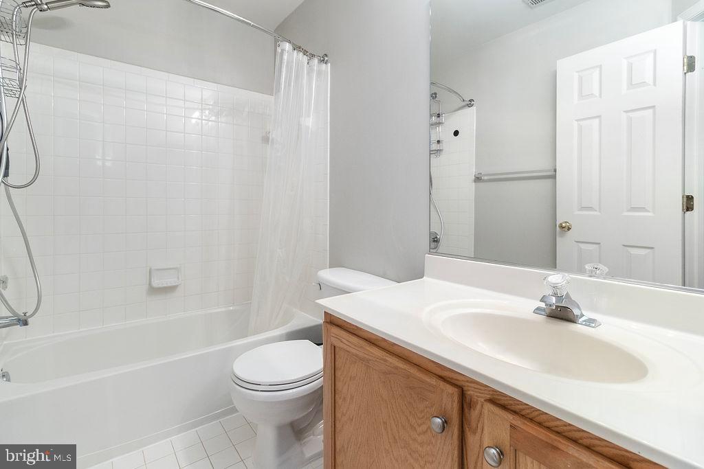 SPRING LAKES - Residential Lease