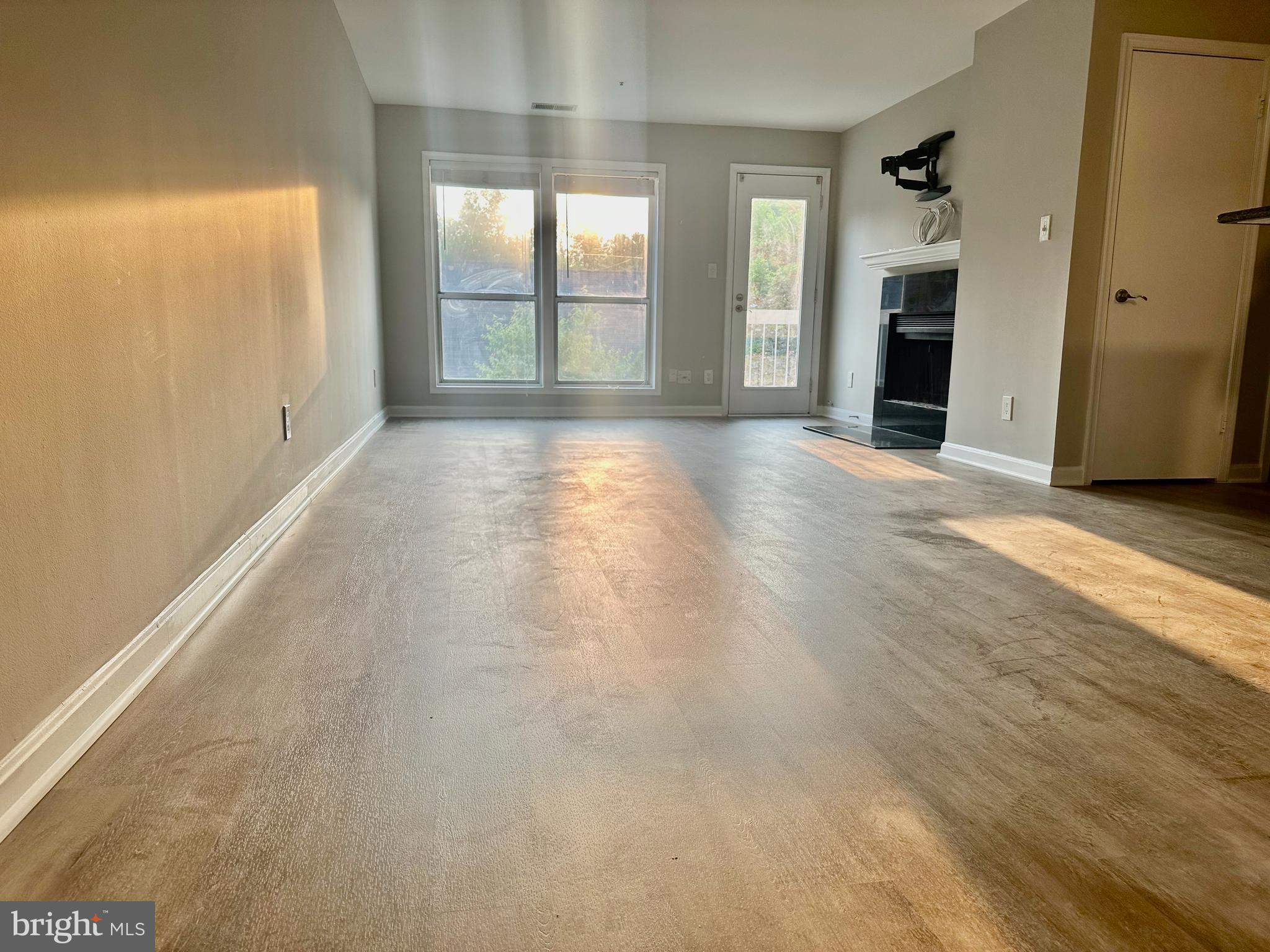 3176 SUMMIT SQUARE DRIVE 4-D7