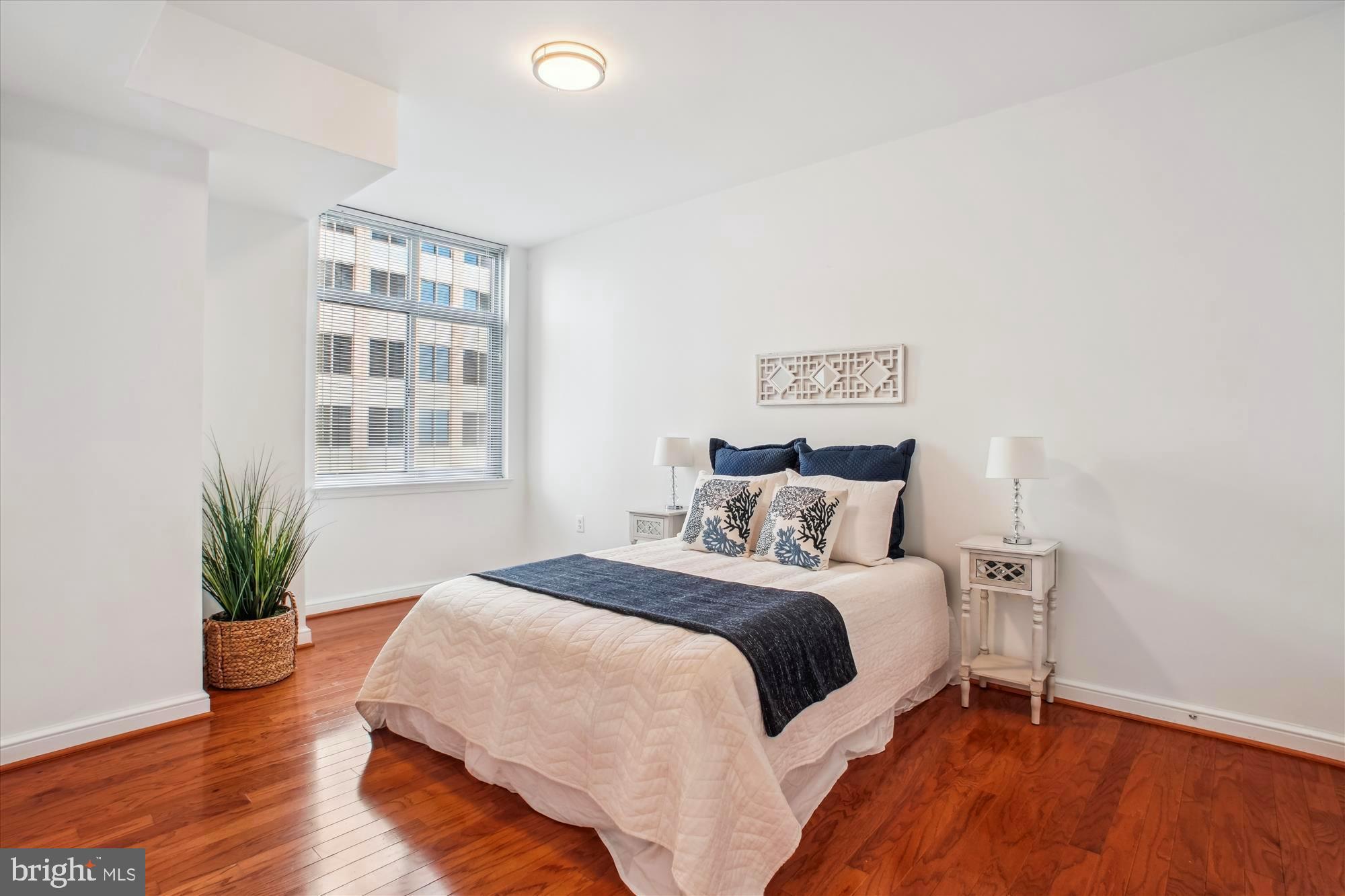 MIDTOWN AT RESTON TOWN CENTER - Residential