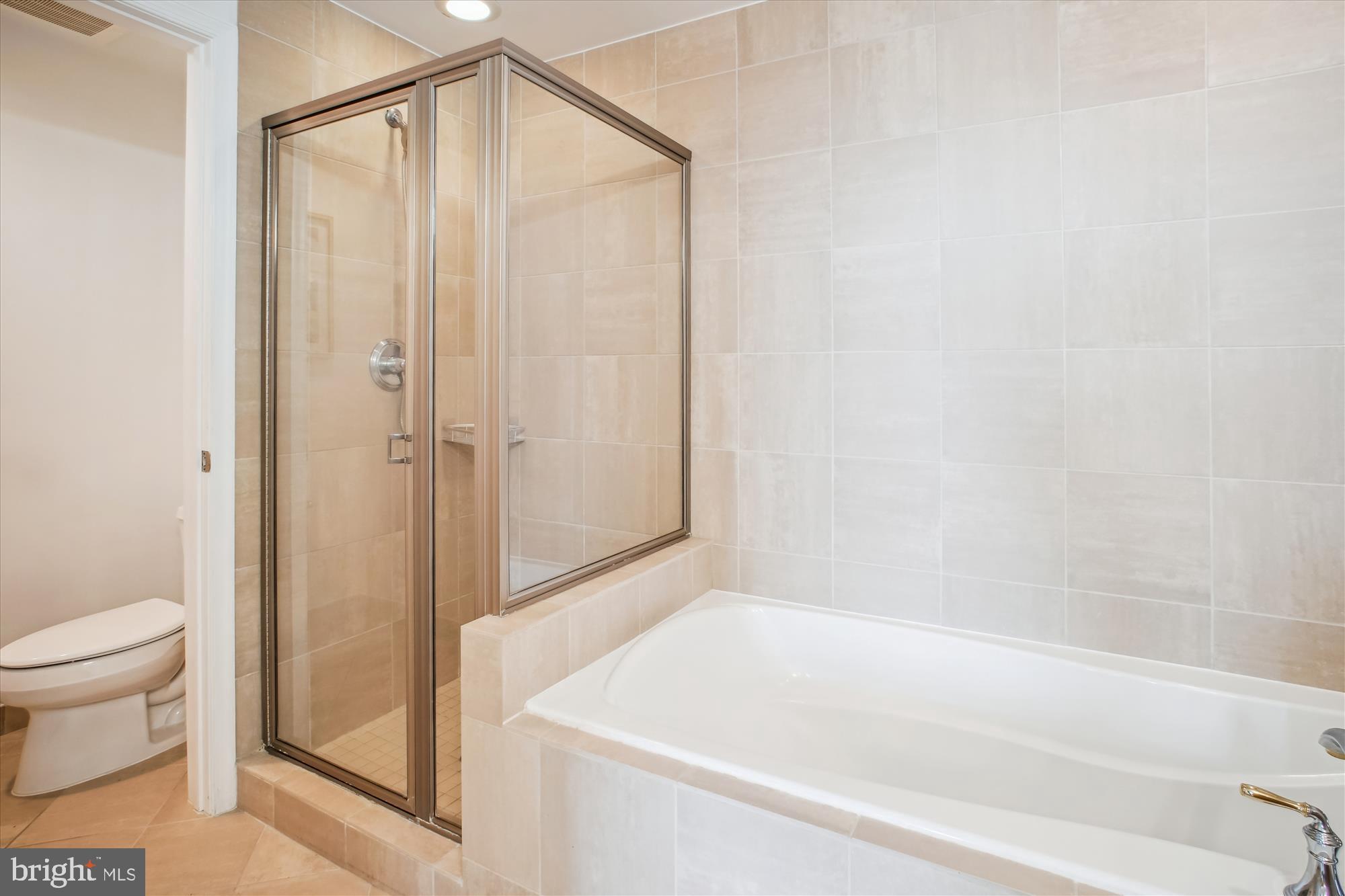 MIDTOWN AT RESTON TOWN CENTER - Residential