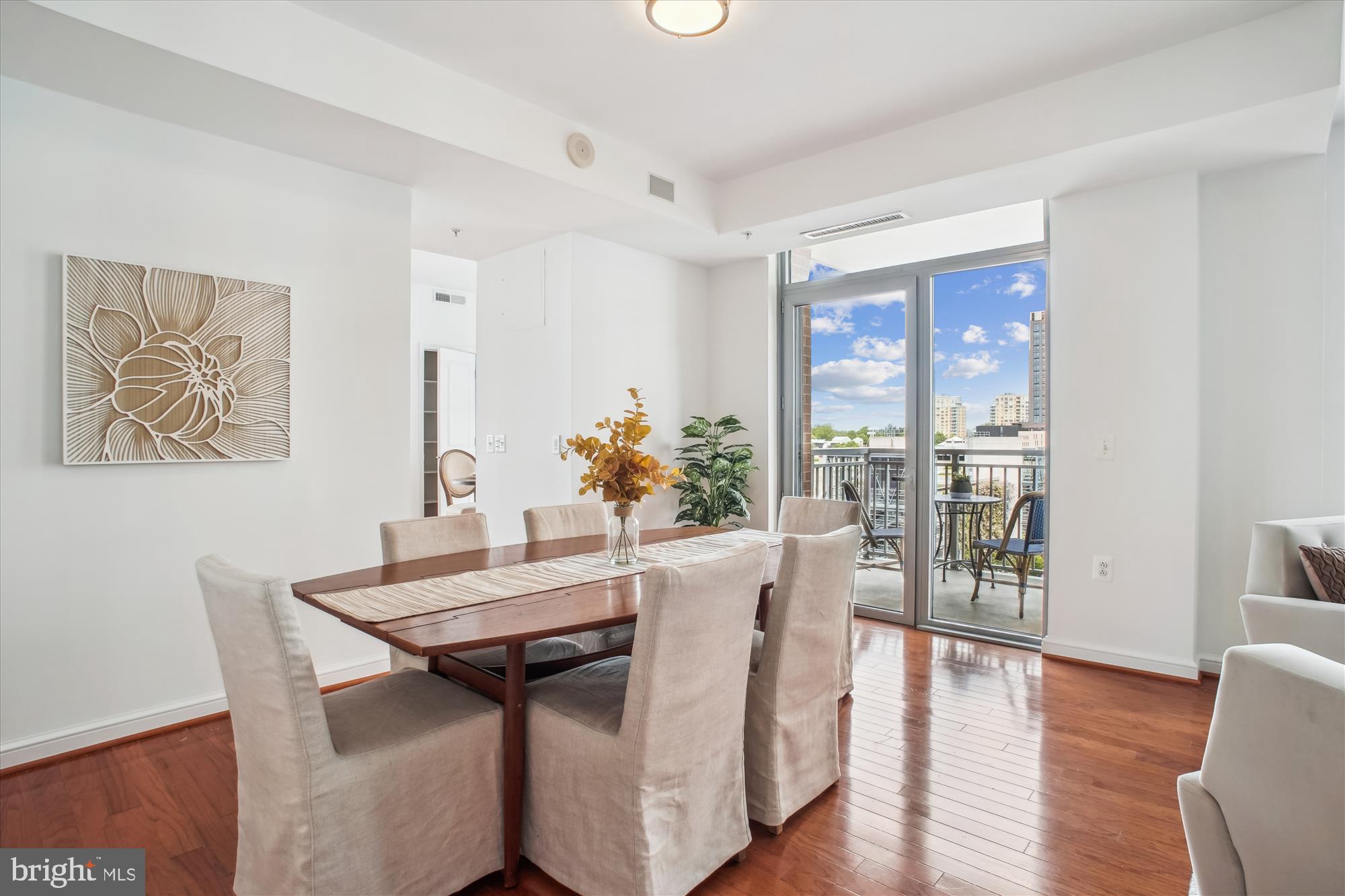 MIDTOWN AT RESTON TOWN CENTER - Residential