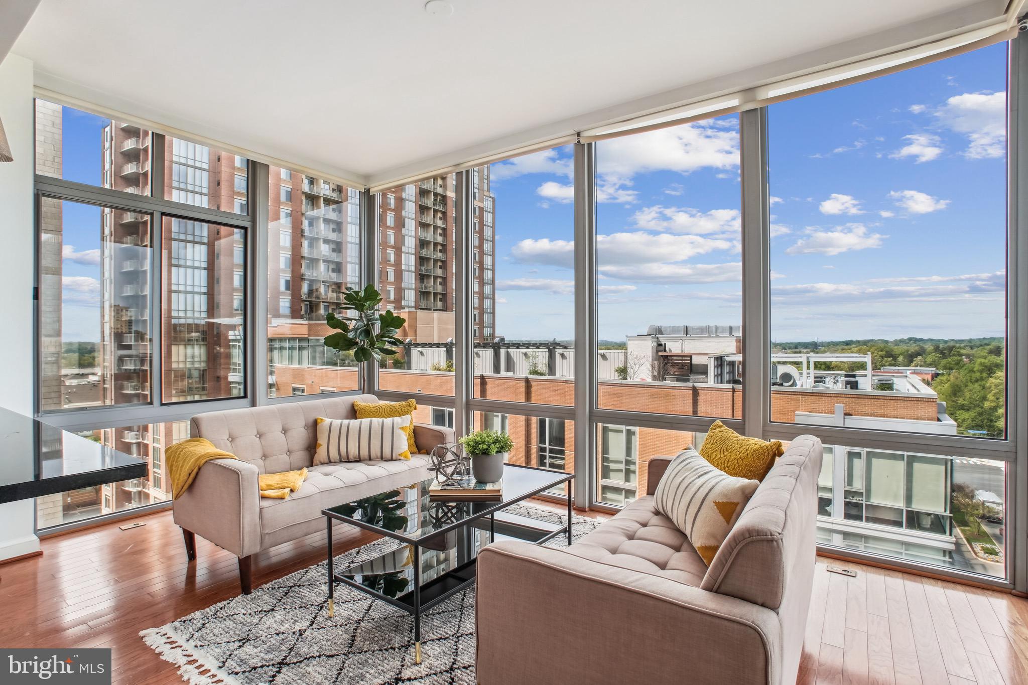 MIDTOWN AT RESTON TOWN CENTER - Residential