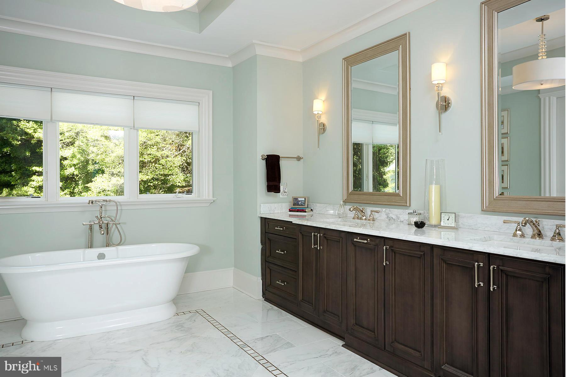 SALONA VILLAGE - Residential