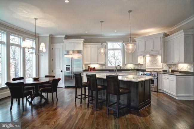 SALONA VILLAGE - Residential