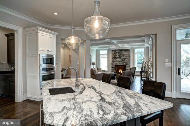 SALONA VILLAGE - Residential