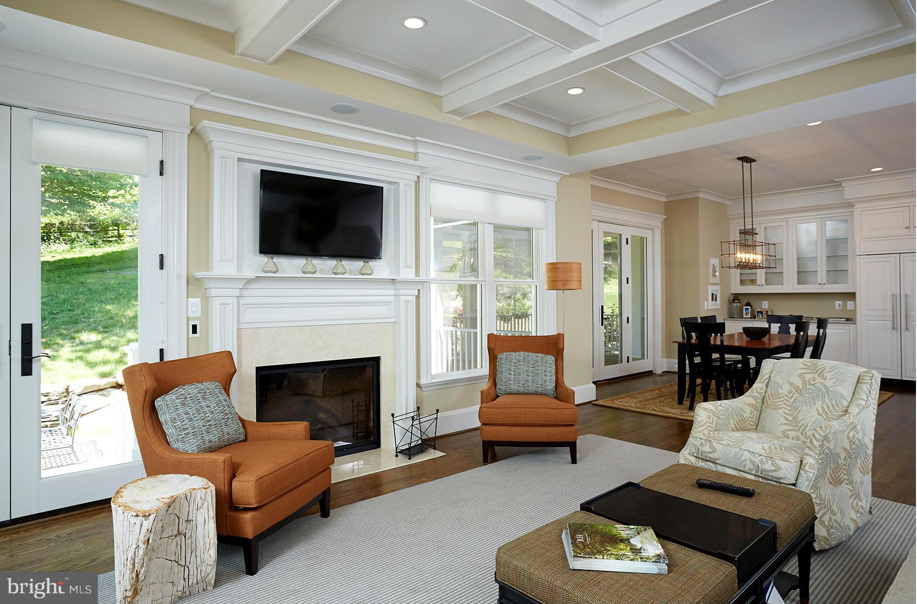 SALONA VILLAGE - Residential