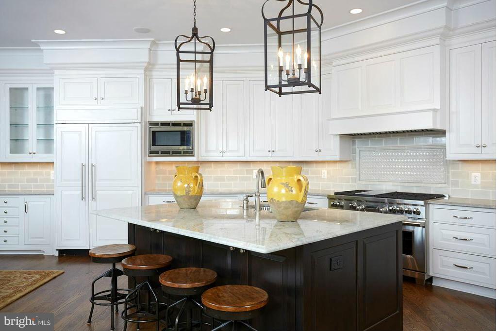 SALONA VILLAGE - Residential