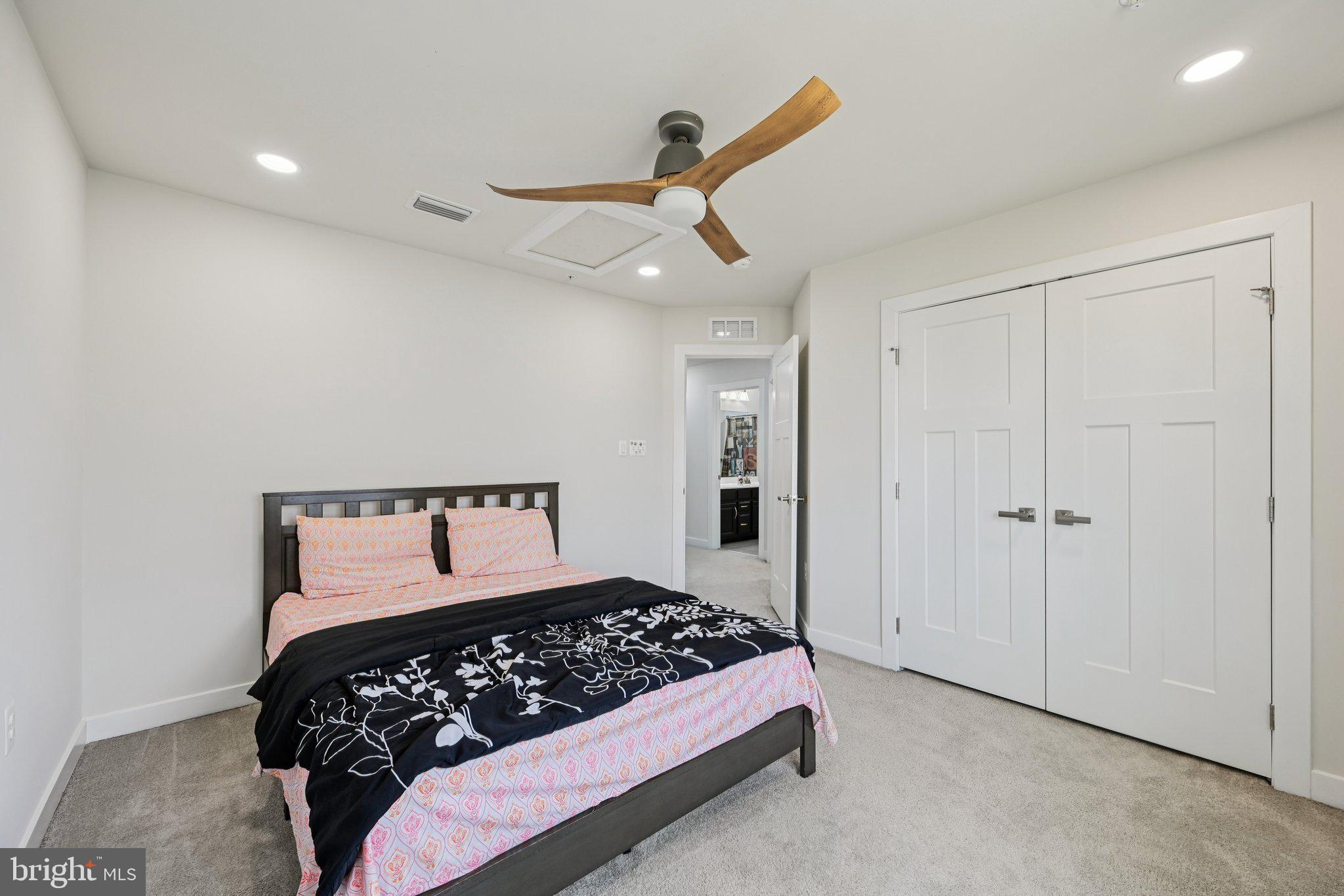 HOLLY RIDGE - Residential