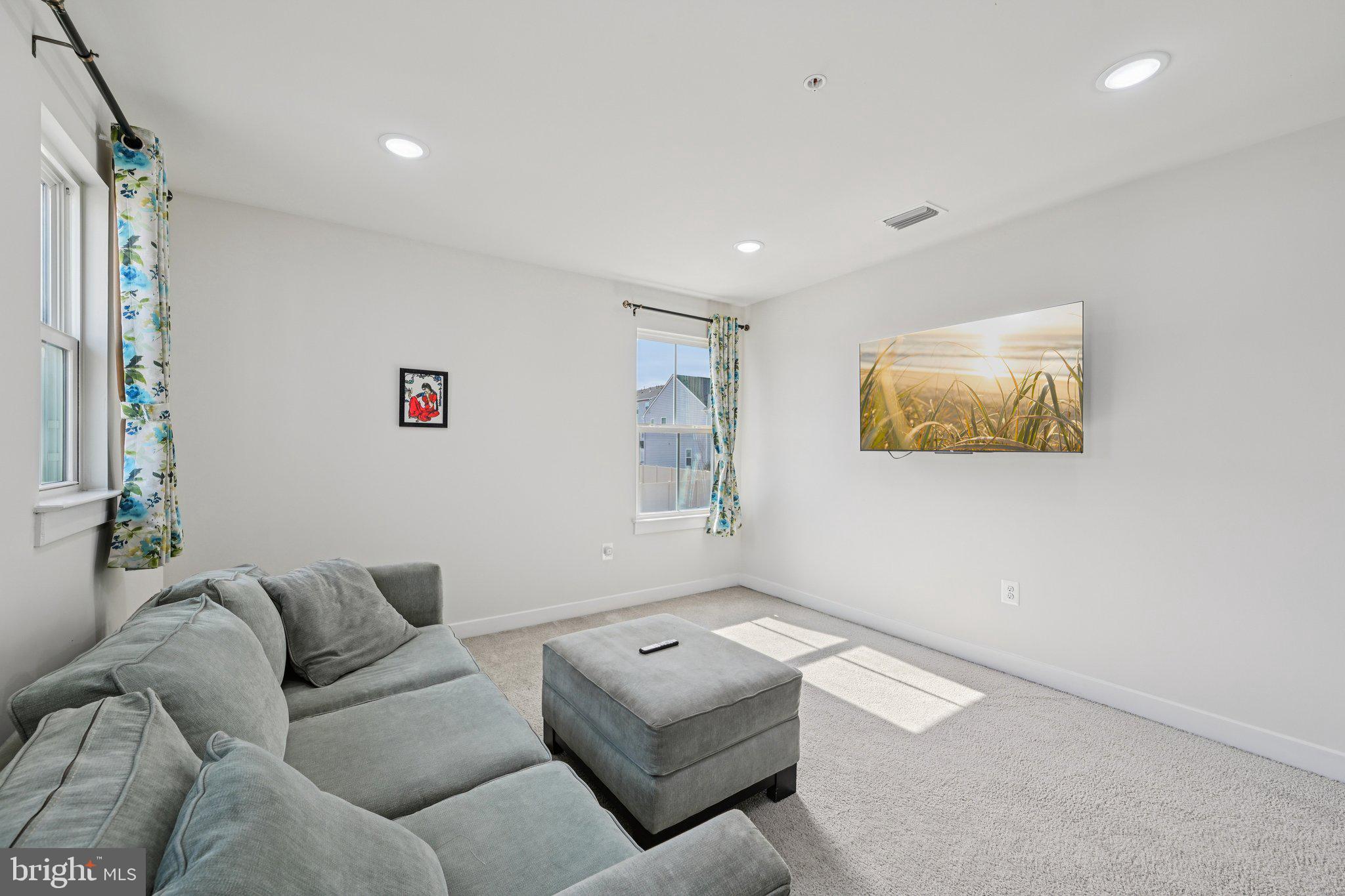 HOLLY RIDGE - Residential