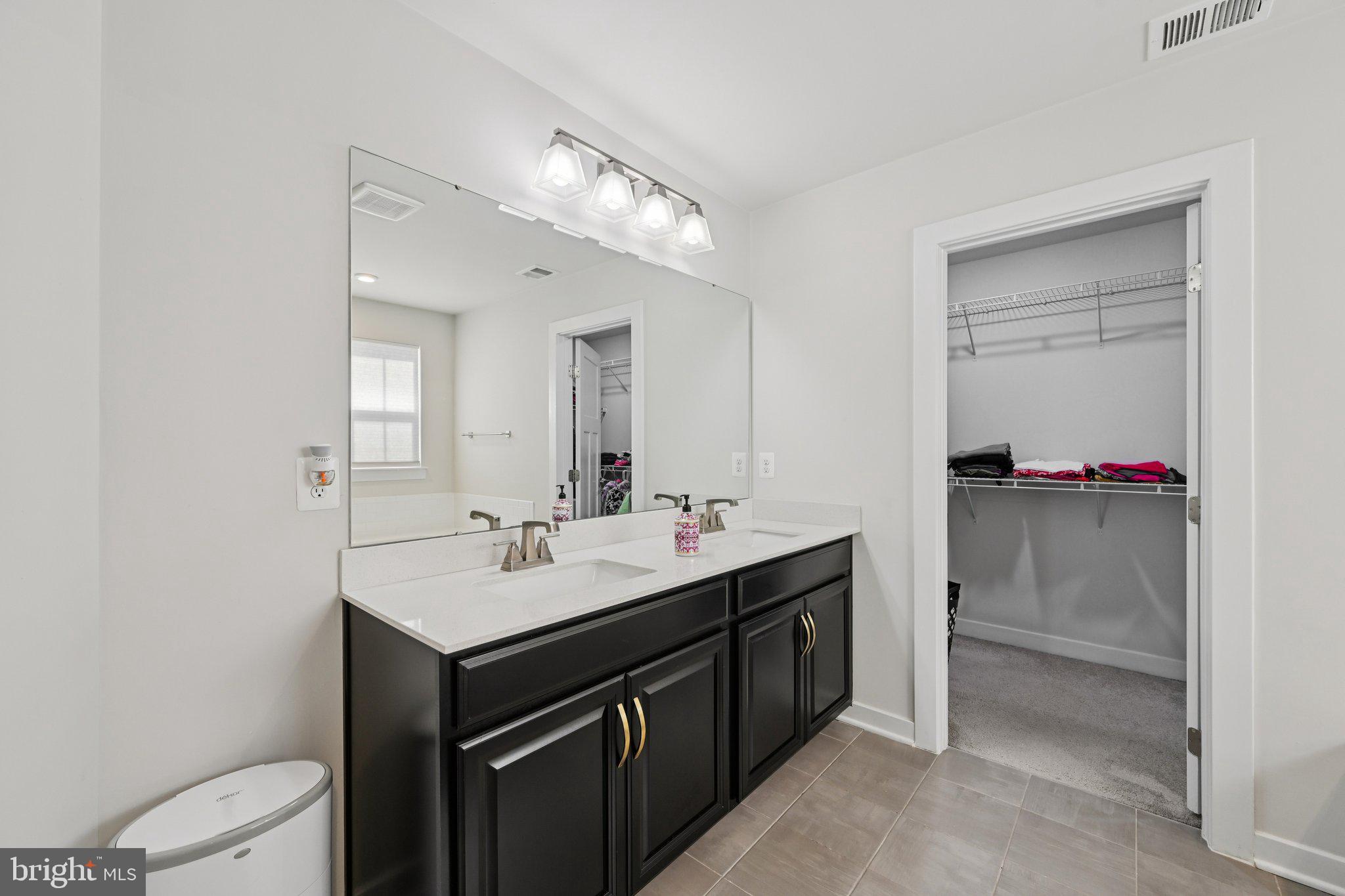 HOLLY RIDGE - Residential