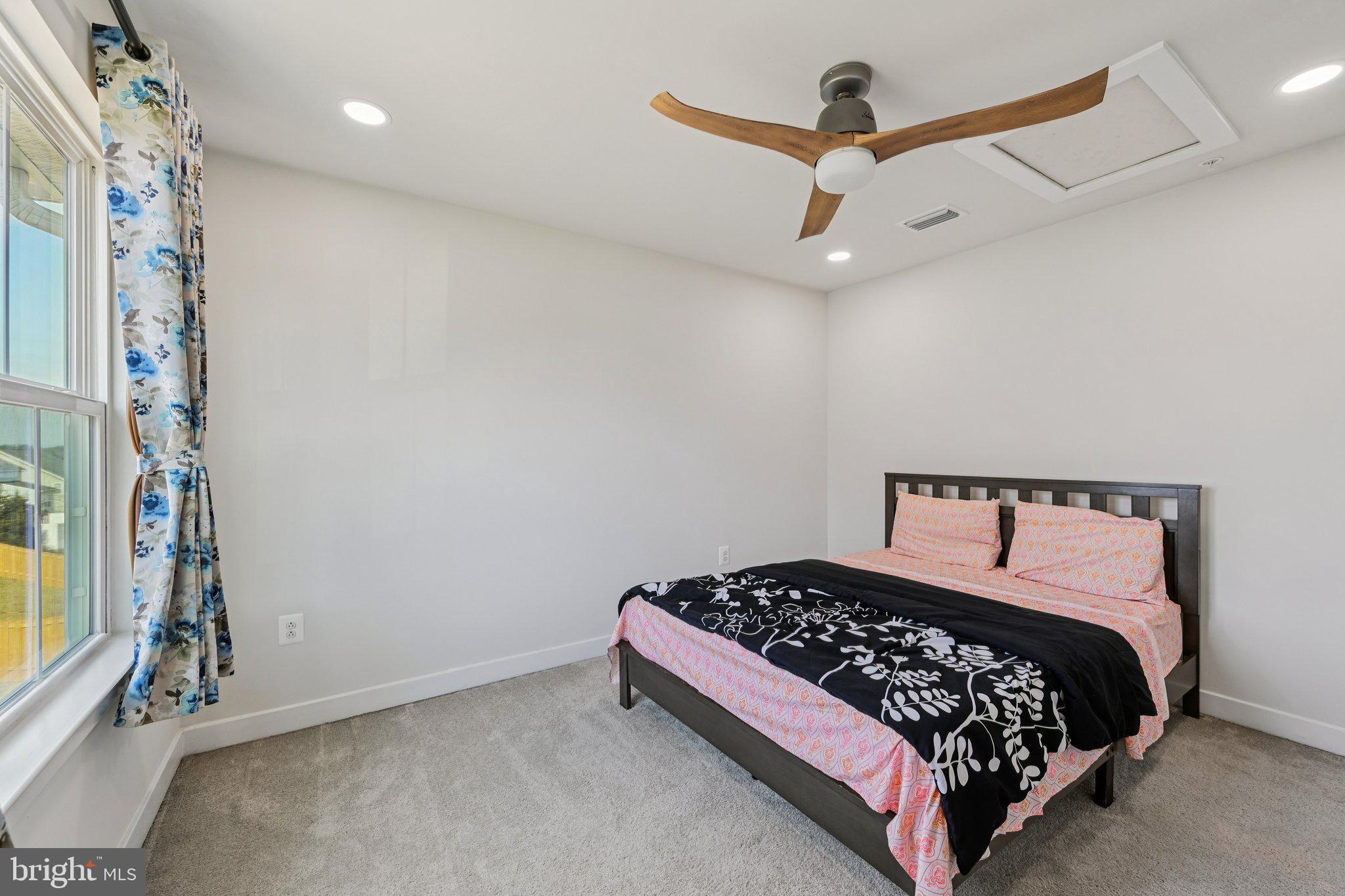 HOLLY RIDGE - Residential