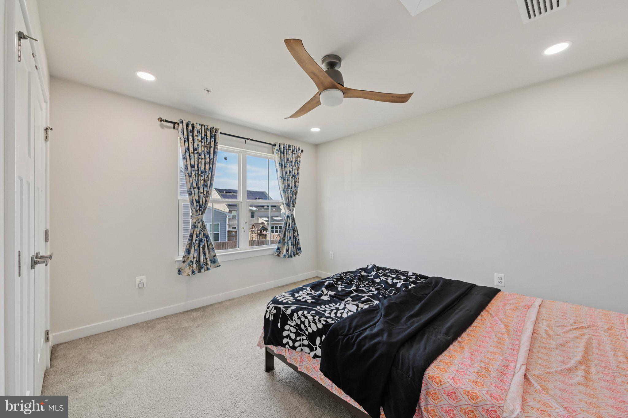 HOLLY RIDGE - Residential