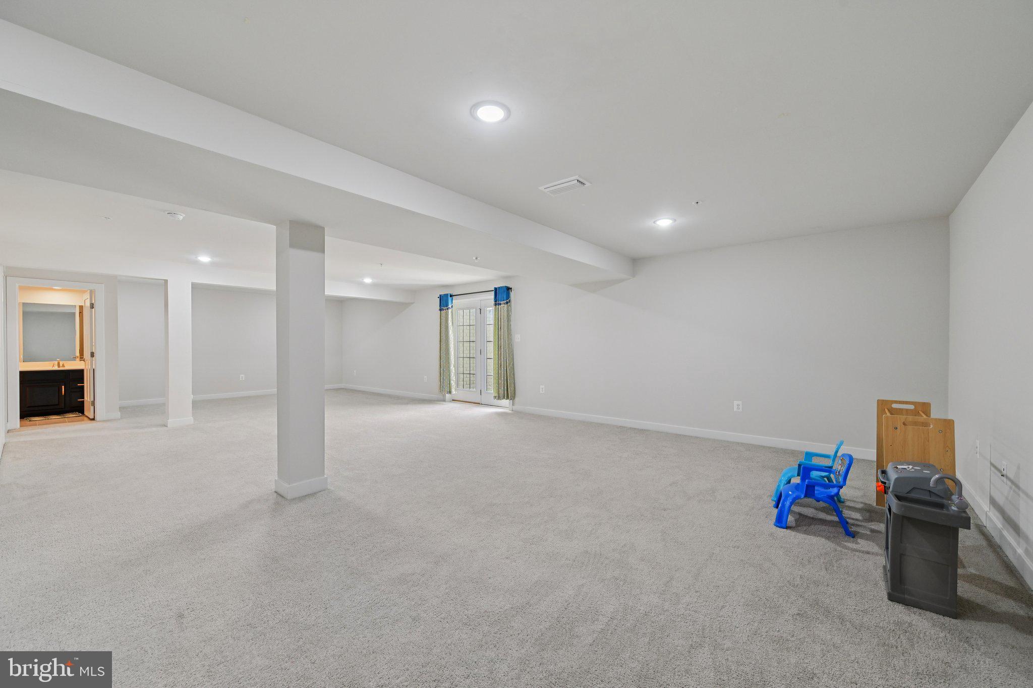 HOLLY RIDGE - Residential