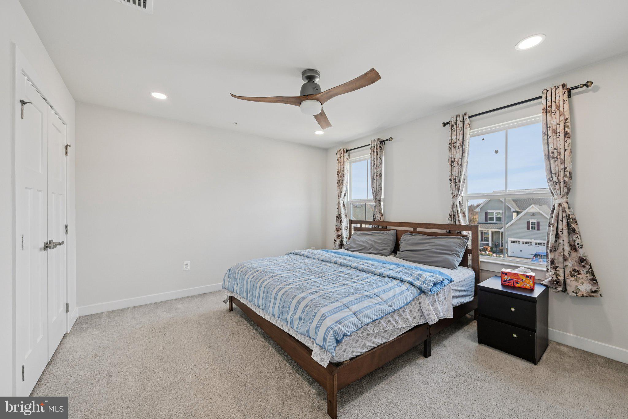 HOLLY RIDGE - Residential