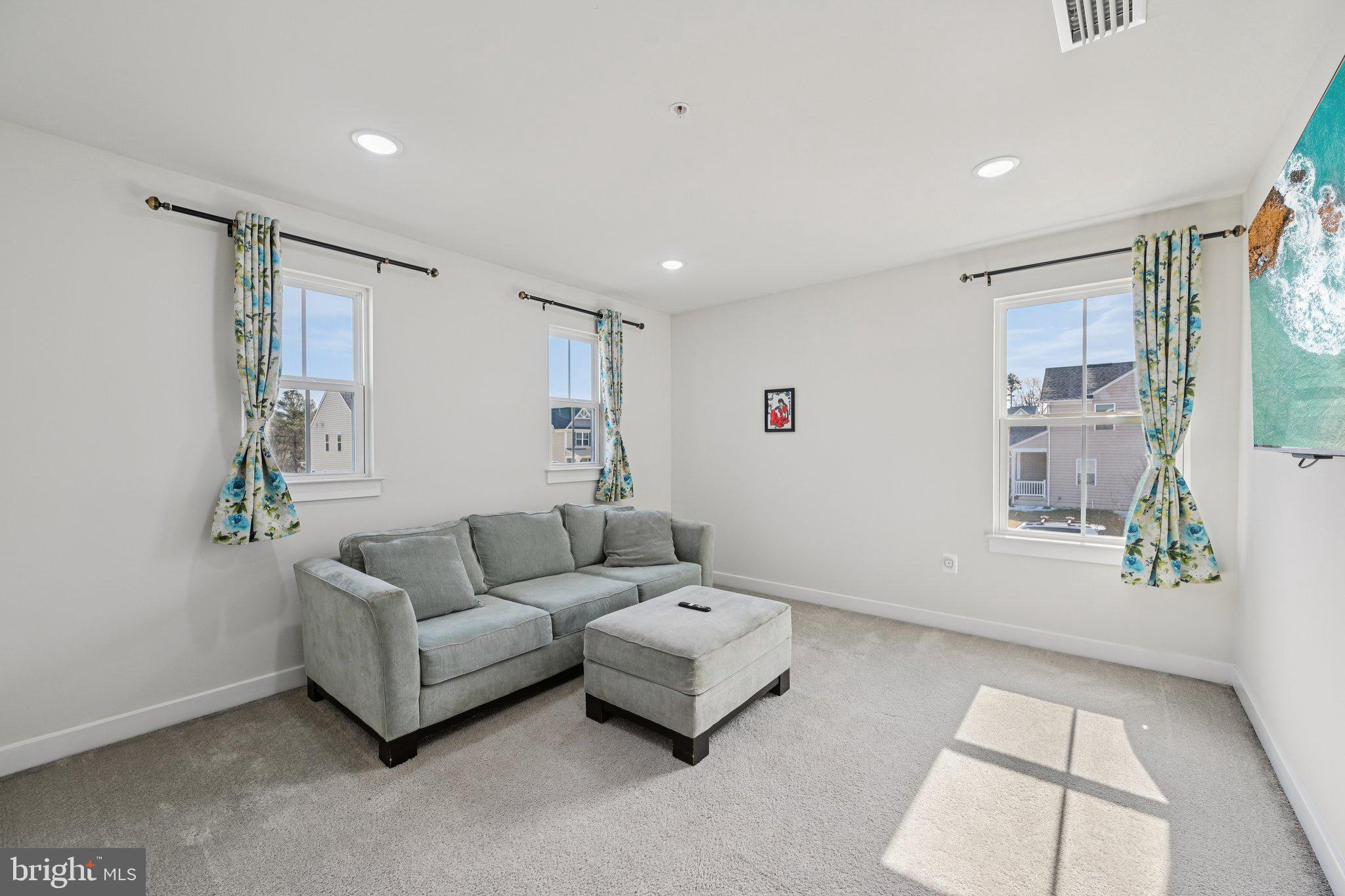 HOLLY RIDGE - Residential